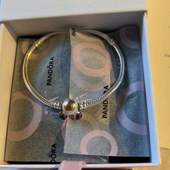 LIMITED EDITION 3pcs Set DISNEY PANDORA 100th Bracelet, Oswald and Mickey Box - Picture 5 of 16